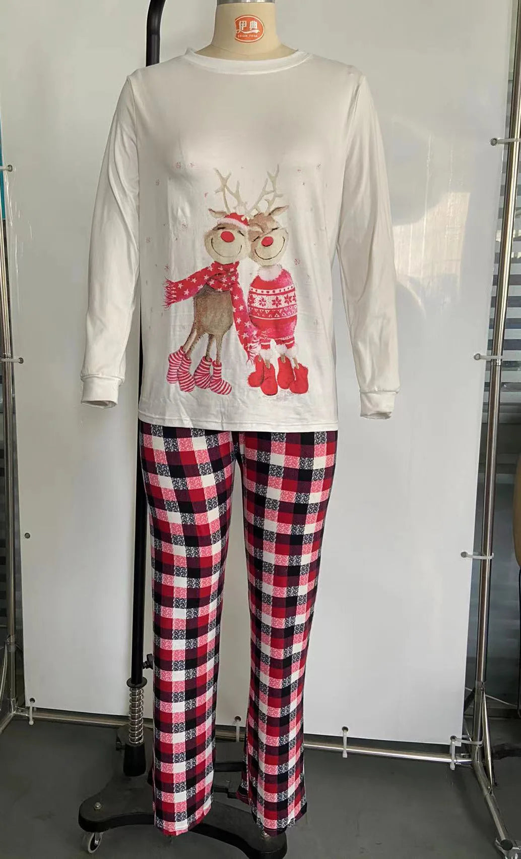 Julpyjamas med festligt tryck