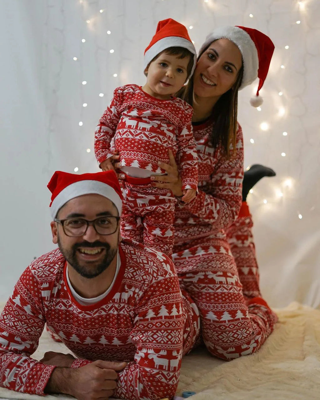 Randig julpyjamas för familjen