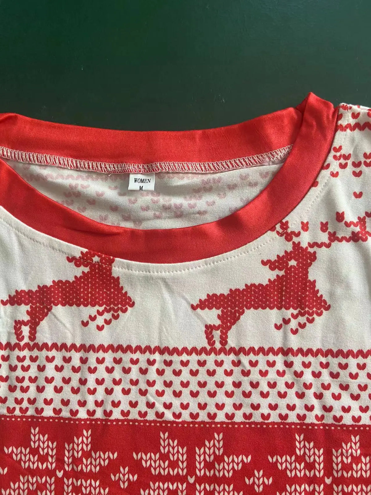 Matchande julpyjamas för hela familjen