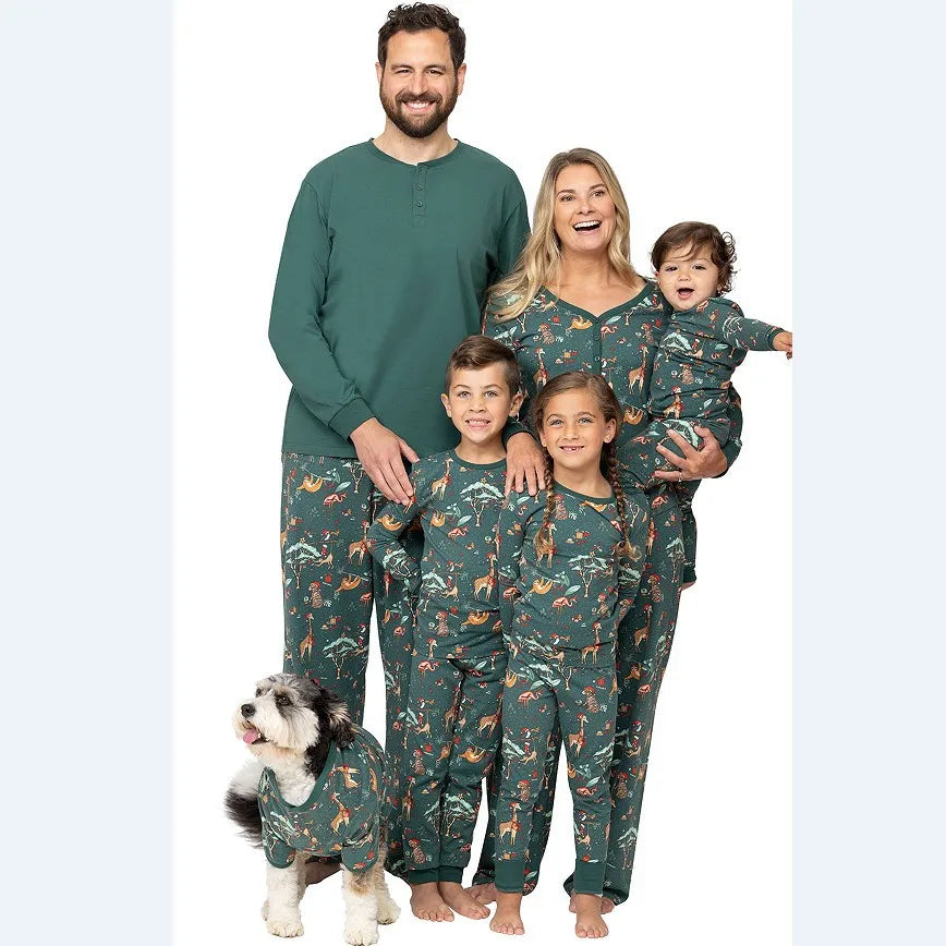 Grön julpyjamas med djurmotiv
